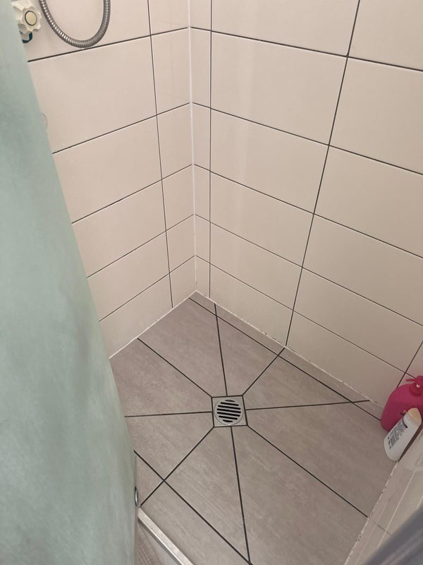 Shower detail